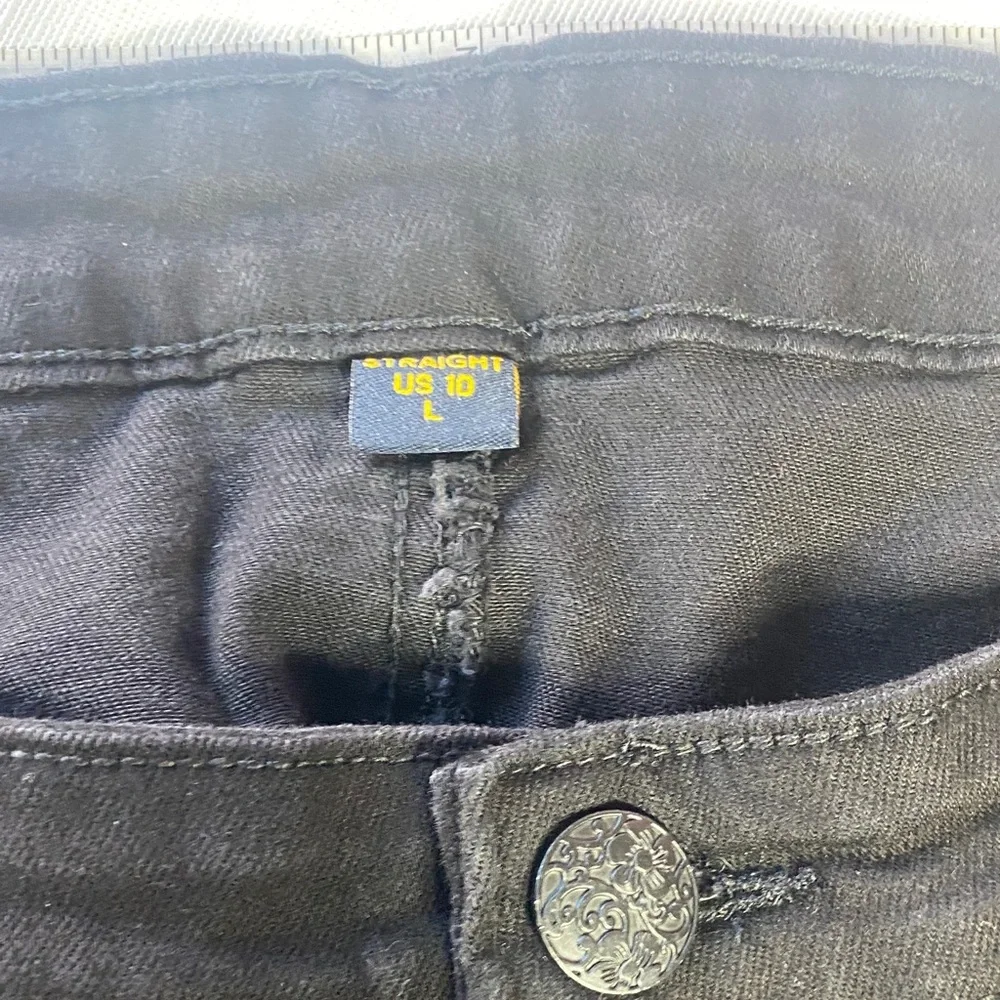 Women’s Straight Jeans With Big Pockets - Picture 7 of 8